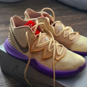 KYRIE 5 CONCEPTS TV PE 3 Size 9.5 mens